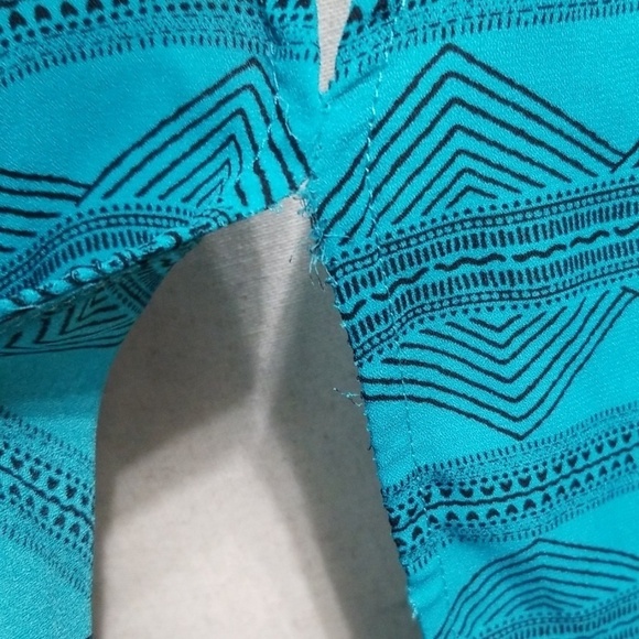 Torrid Diamond Print Strappy Georgette Top - Picture 5 of 8